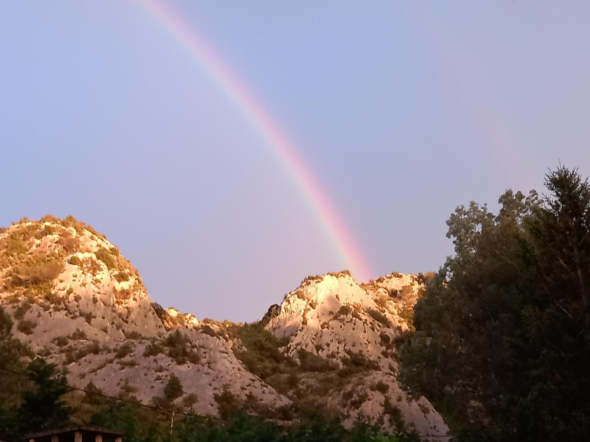 La Roulotte Du Petit Paradis Saint-Remy-de-Provence Ngoại thất bức ảnh