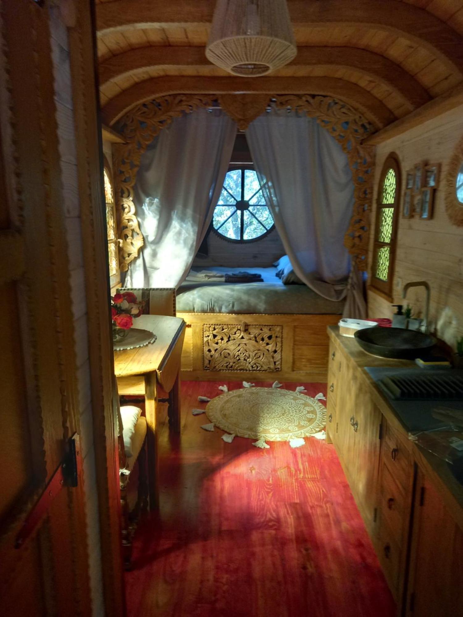 La Roulotte Du Petit Paradis Saint-Remy-de-Provence Ngoại thất bức ảnh