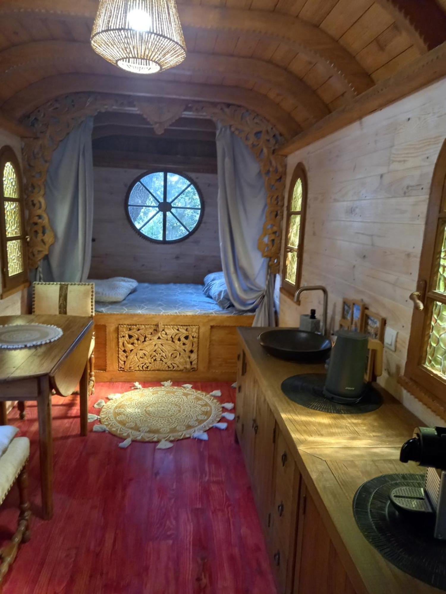 La Roulotte Du Petit Paradis Saint-Remy-de-Provence Ngoại thất bức ảnh