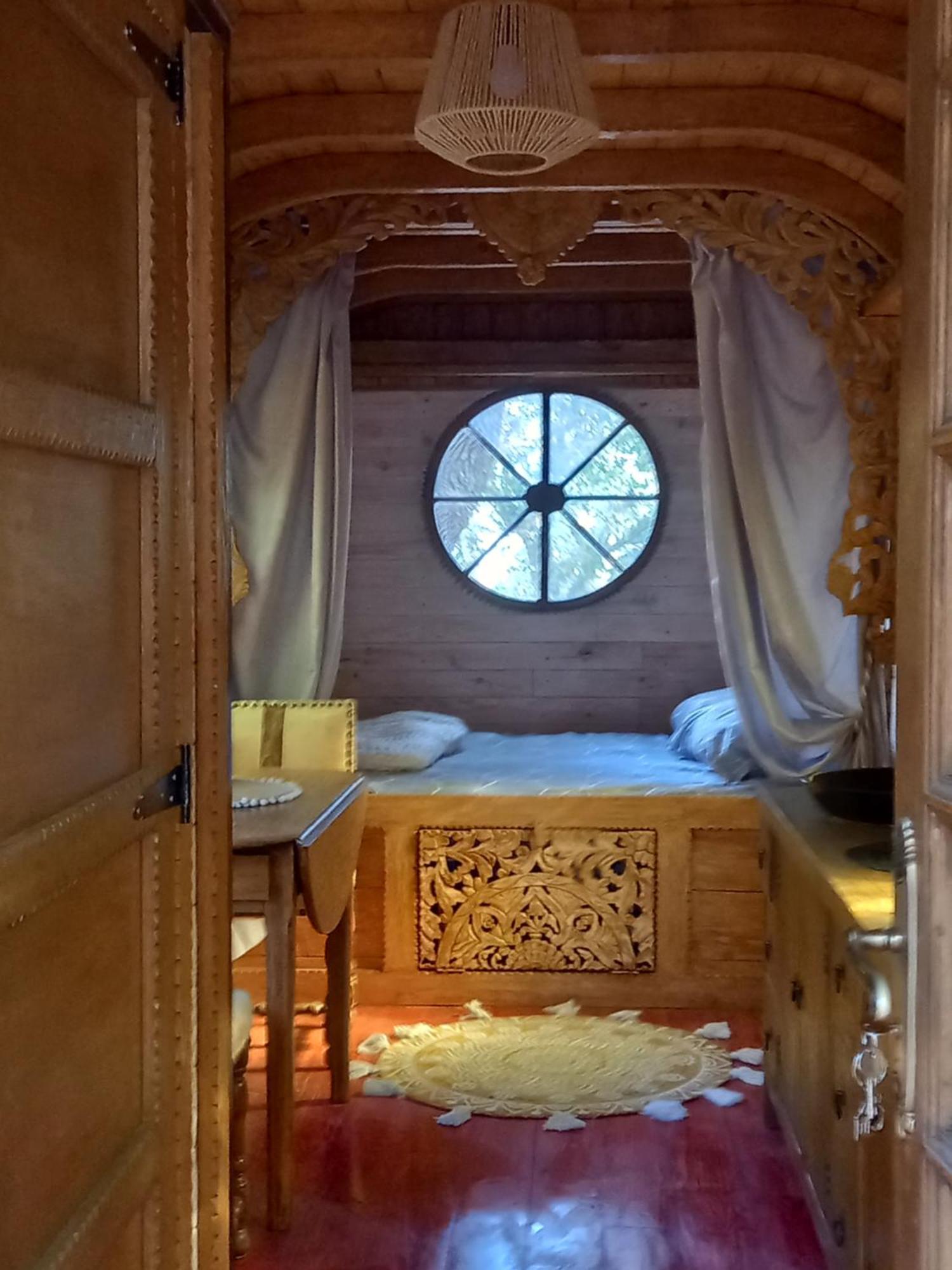 La Roulotte Du Petit Paradis Saint-Remy-de-Provence Ngoại thất bức ảnh