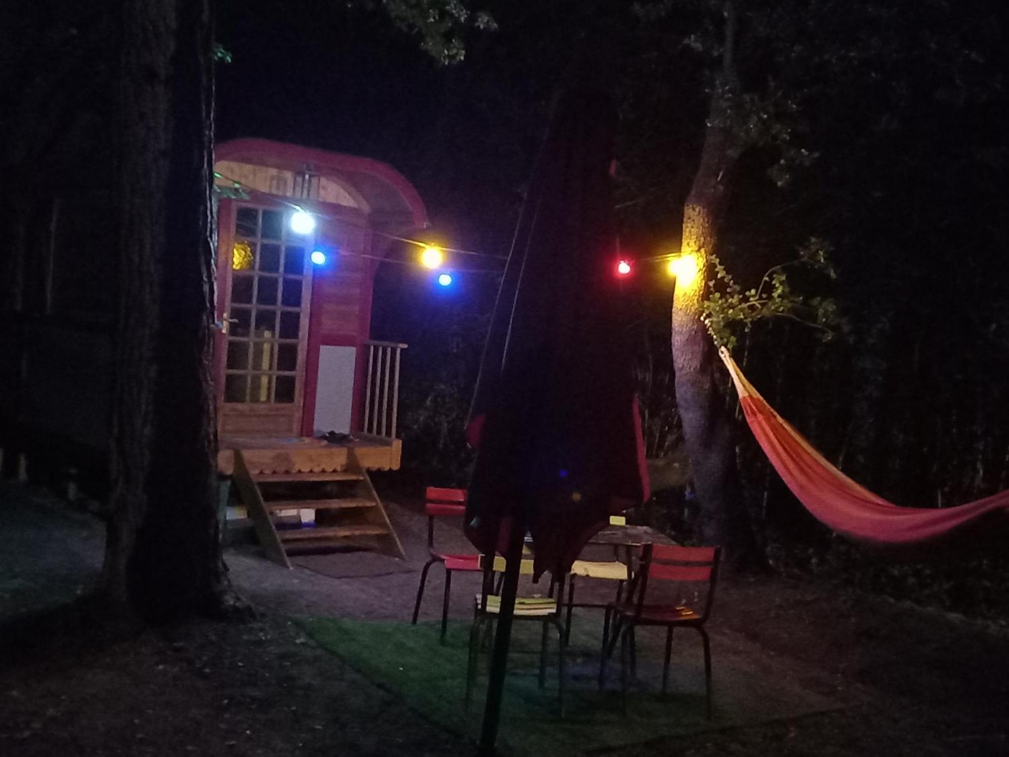 La Roulotte Du Petit Paradis Saint-Remy-de-Provence Ngoại thất bức ảnh