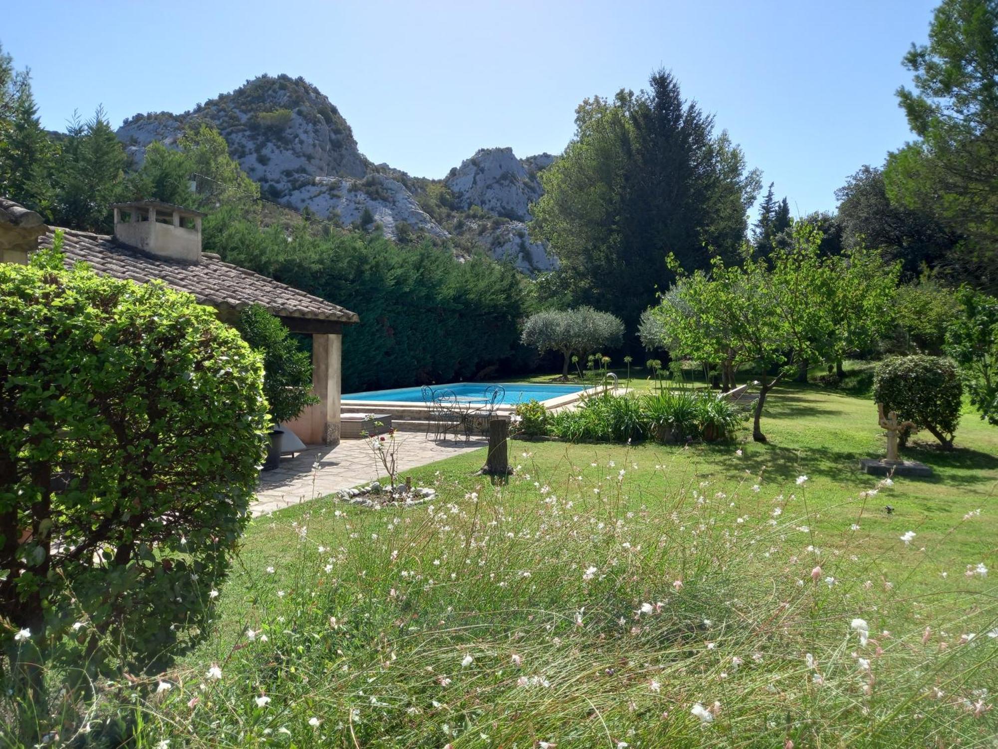La Roulotte Du Petit Paradis Saint-Remy-de-Provence Ngoại thất bức ảnh