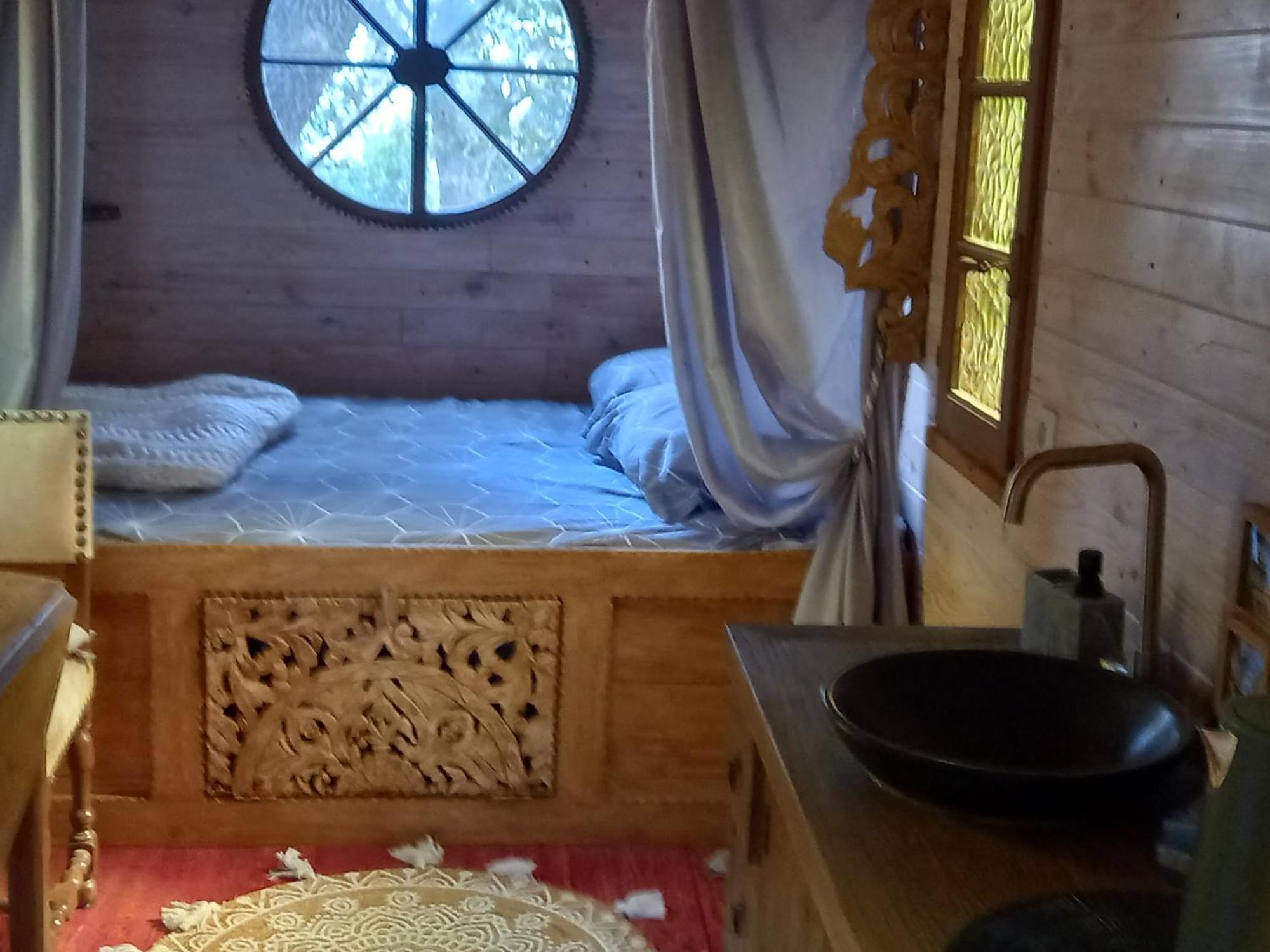La Roulotte Du Petit Paradis Saint-Remy-de-Provence Ngoại thất bức ảnh